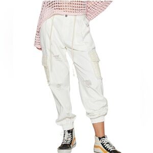 328. POL Women’s Off-White Lace Pocketed Joggers NWT